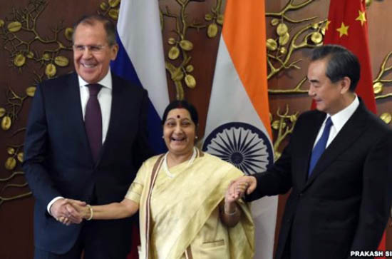 وزیران خارجۀ هند، روسیه و چین در مورد افغانستان و مبارزه با تروریزم گفتگو کردند